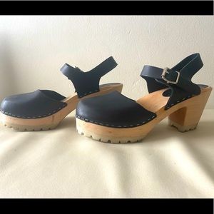 Lotta from Stockholm, black leather and wood clogs